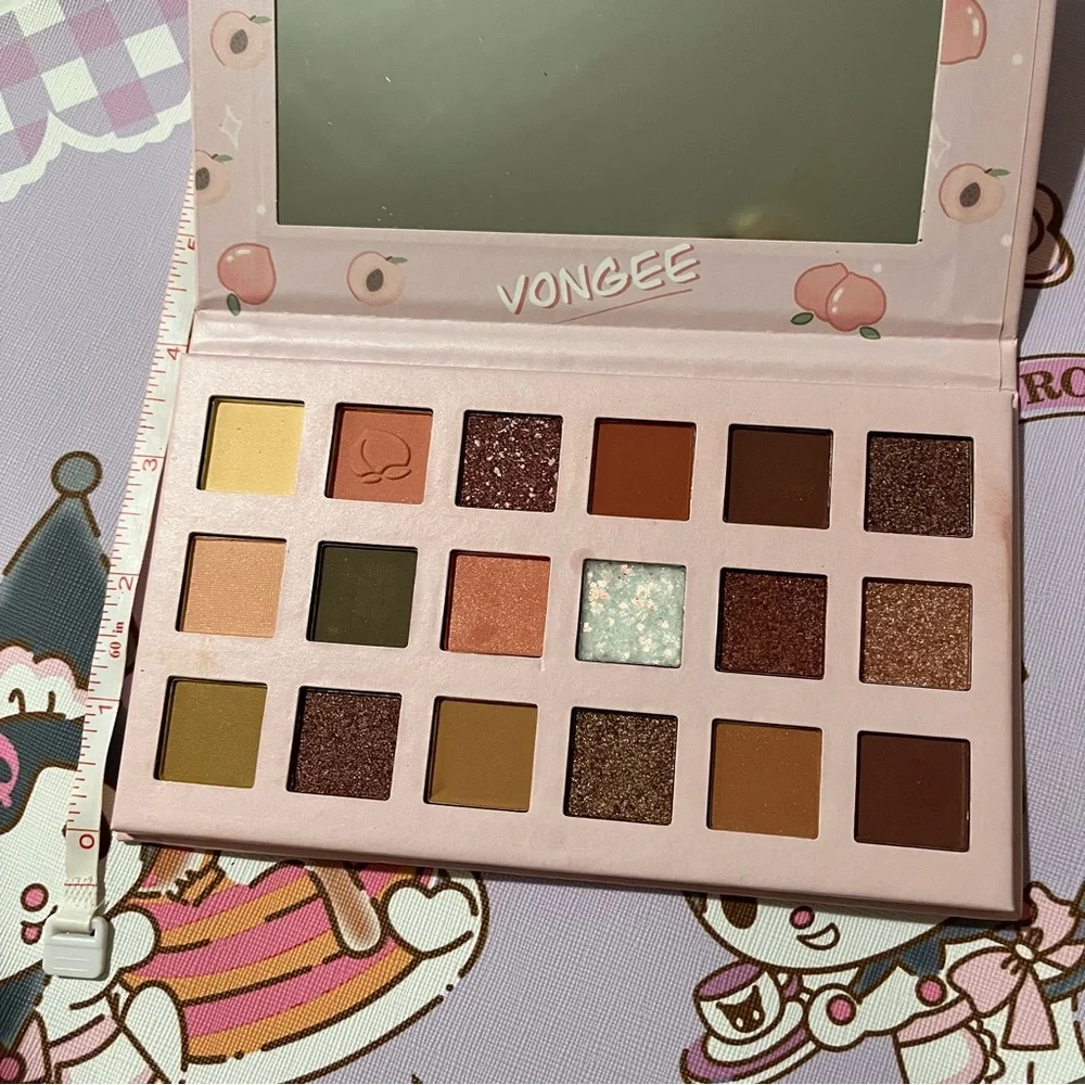 18 Color Neutral Warm-Toned Peach Palette with Squishy Peach